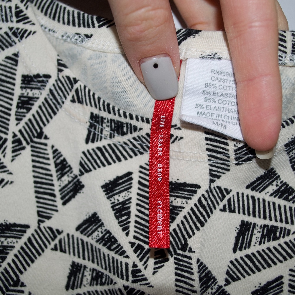 Patterned Crop Top - Picture 2 of 3